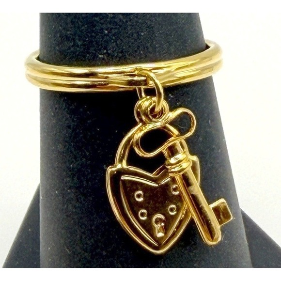 Source Unknown Jewelry - Gold Tone Lock & Key Charms Dangle Ring Adjustable 6.75–7.25 NWT